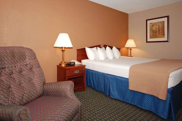 MAGNUSON HOTEL RED BARON (Garden City)